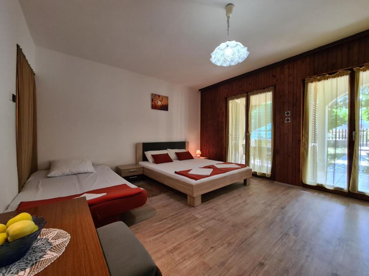 Apartments Zlatko 1397 Stinjan Exterior photo