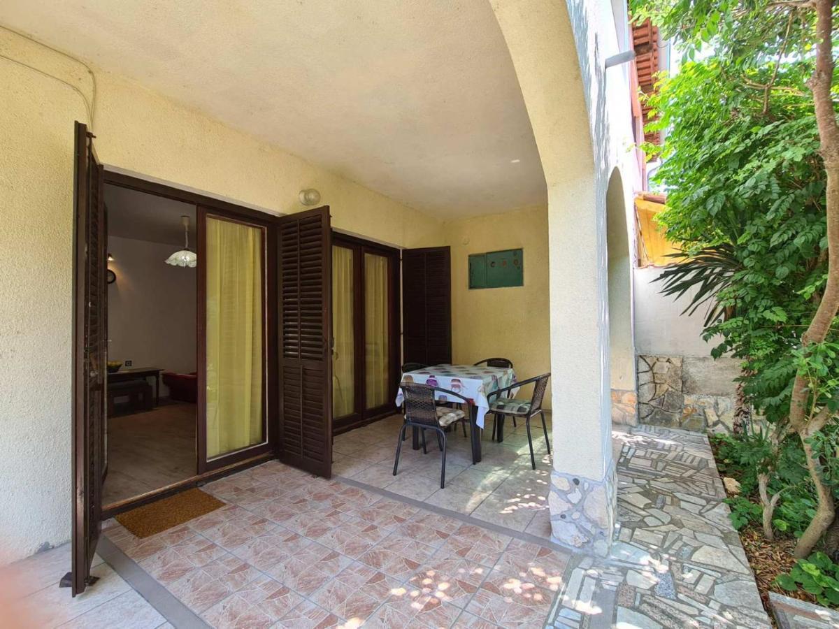 Apartments Zlatko 1397 Stinjan Exterior photo